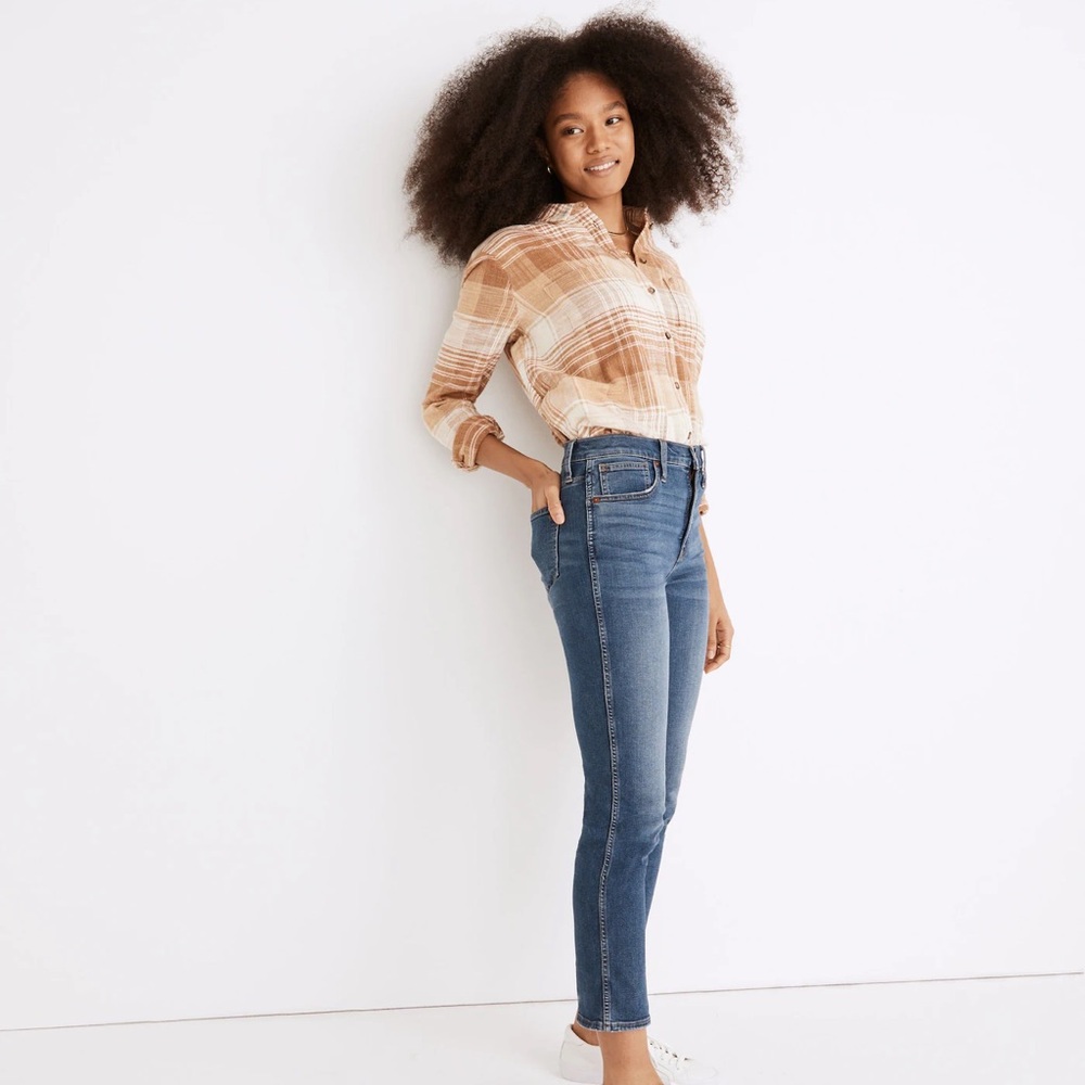 Madewell Petite Stovepipe Jeans in Dearham Wash